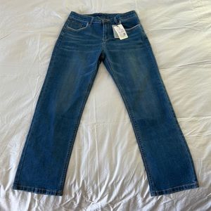 NWT Men’s blue jeans size 34 waist.